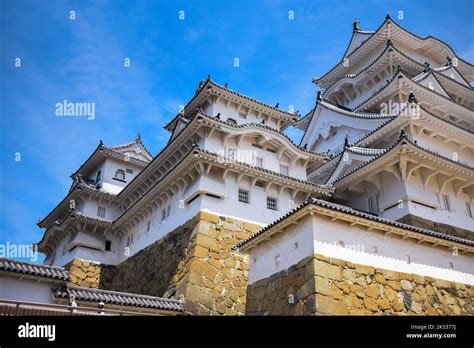 Il Castello di Himeji: Una Fortezza Feudale Imponente e Un Tesoro Storico!